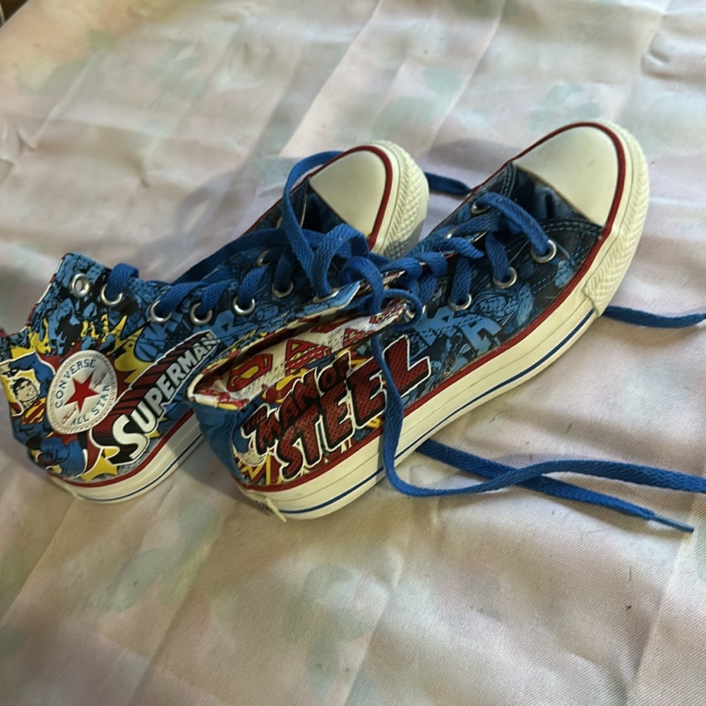 Converse high tops SUPERMAN LTD EDITION RARE EUC SHOES SZ 6 - Picture 2 of 6